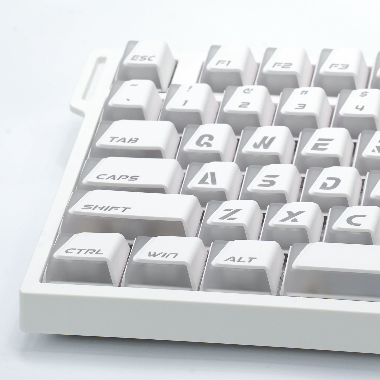 ATTACK SHARK SK07, 131 tasti, keycap Prism con retroilluminazione trasparente, ANSI, bianco